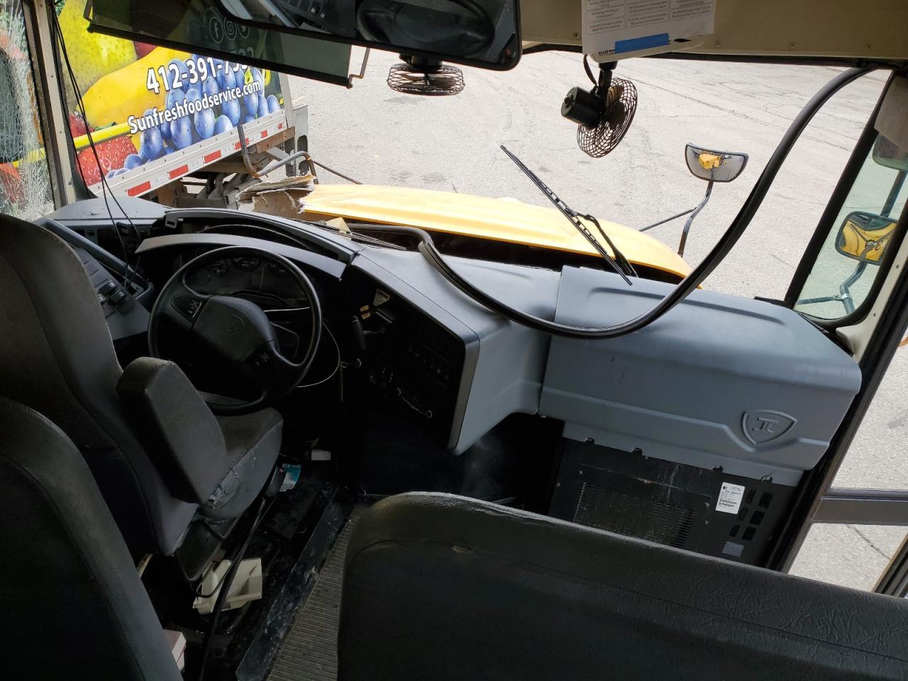 2011 Ic Corporation 3000 CE