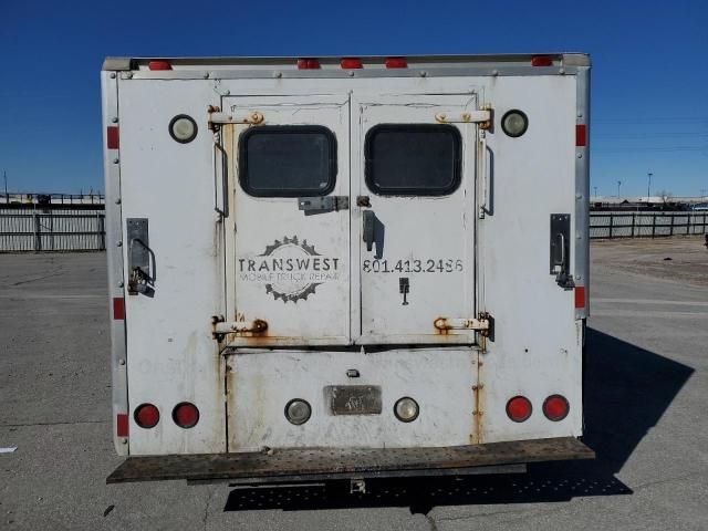 2004 Chevrolet Tilt Master W35042