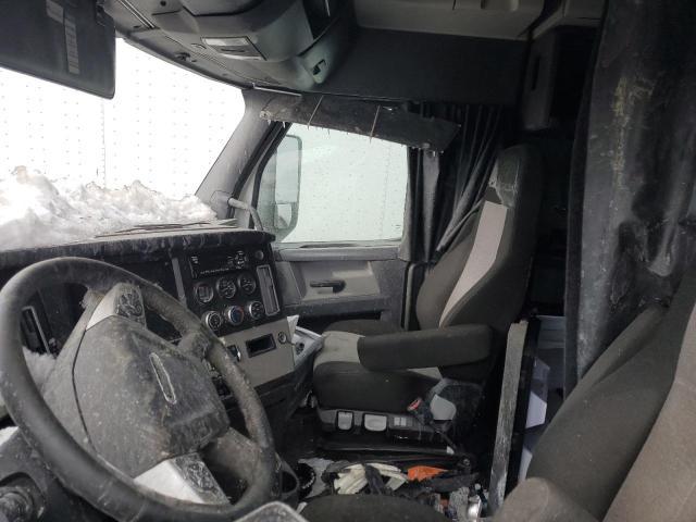 2020 Freightliner Cascadia 126