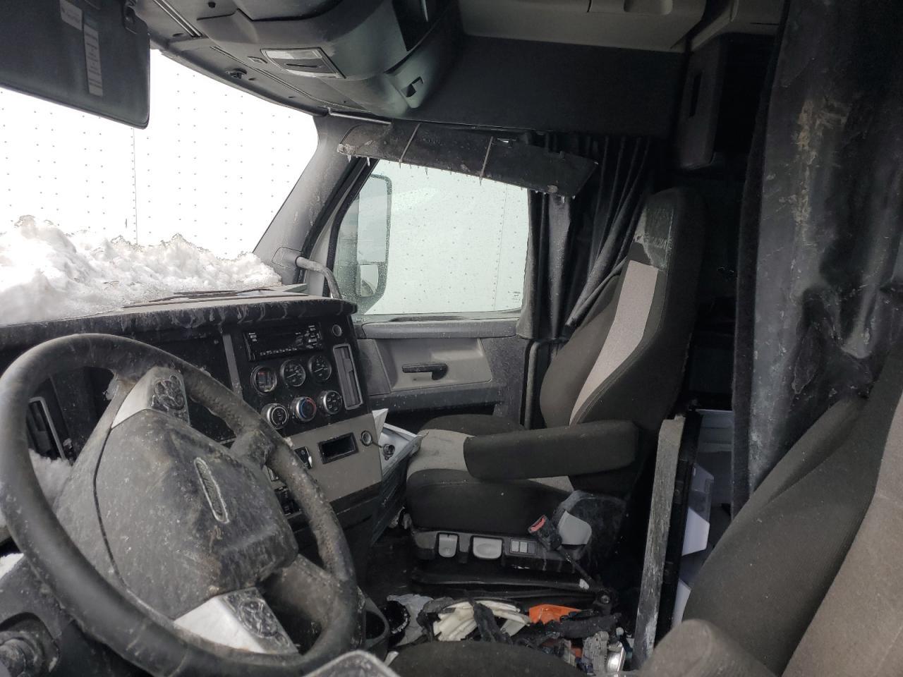 2020 Freightliner Cascadia 126
