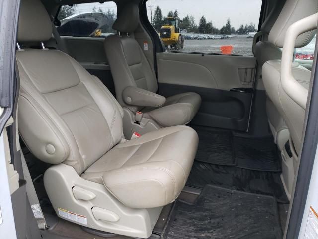 2018 Toyota Sienna XLE