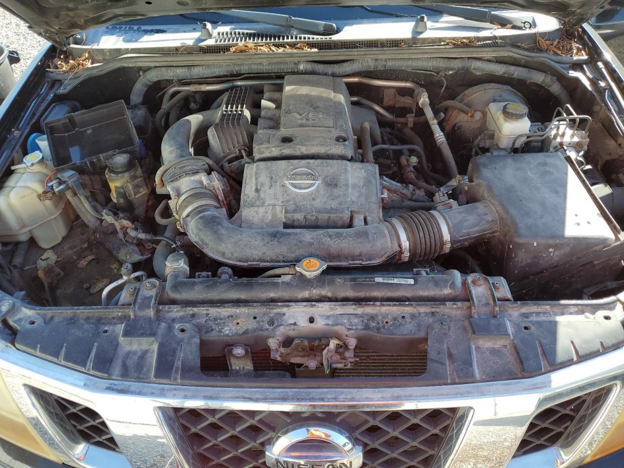 2010 Niss Frontier Crew Cab SE