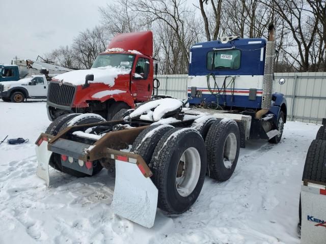 2016 Kenworth Construction T880