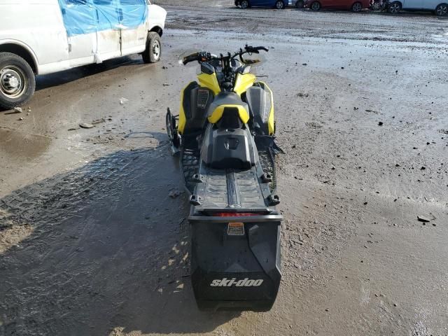 2021 Skidoo 2021 Skidoo Renegade