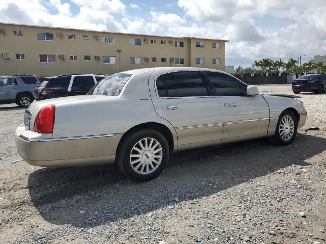 2004 Lincoln Town Car Executive