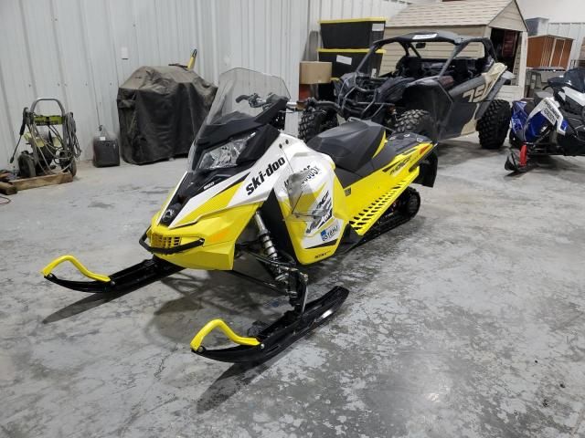 2017 Skidoo 2017 Skidoo MXZ