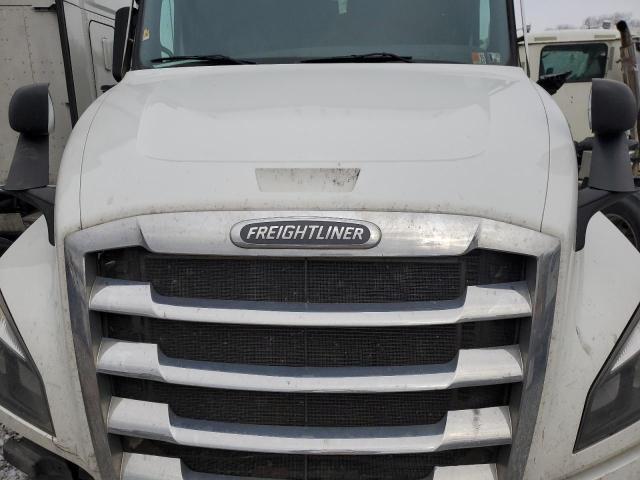 2020 Freightliner Cascadia 126 Semi Truck
