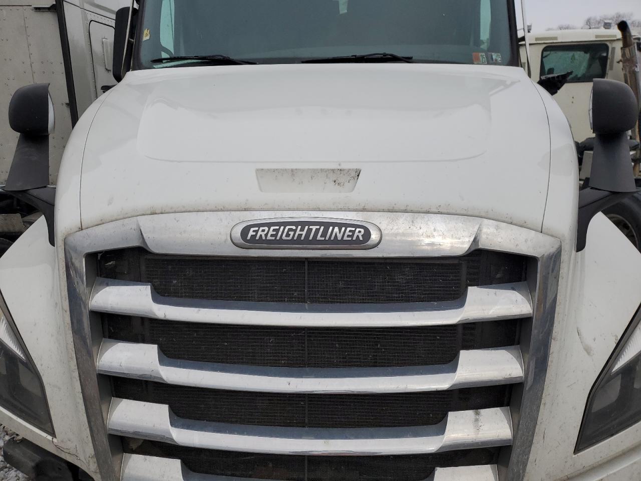 2020 Freightliner Cascadia 126 Semi Truck