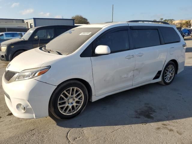 2011 Toyota Sienna Sport