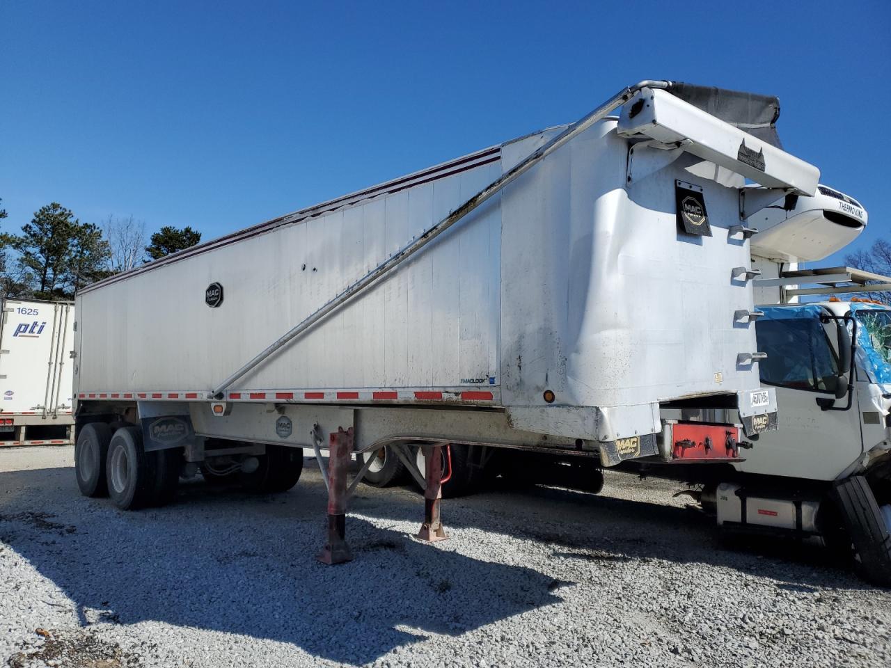 2013 MAC Dump Trailer