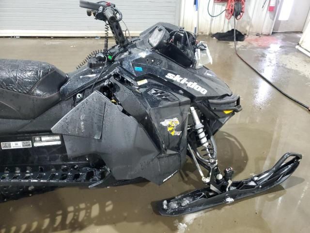 2018 Skidoo 2018 Skidoo Snowmobile