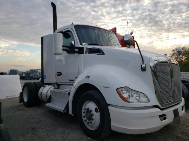 2014 Kenworth Construction T680