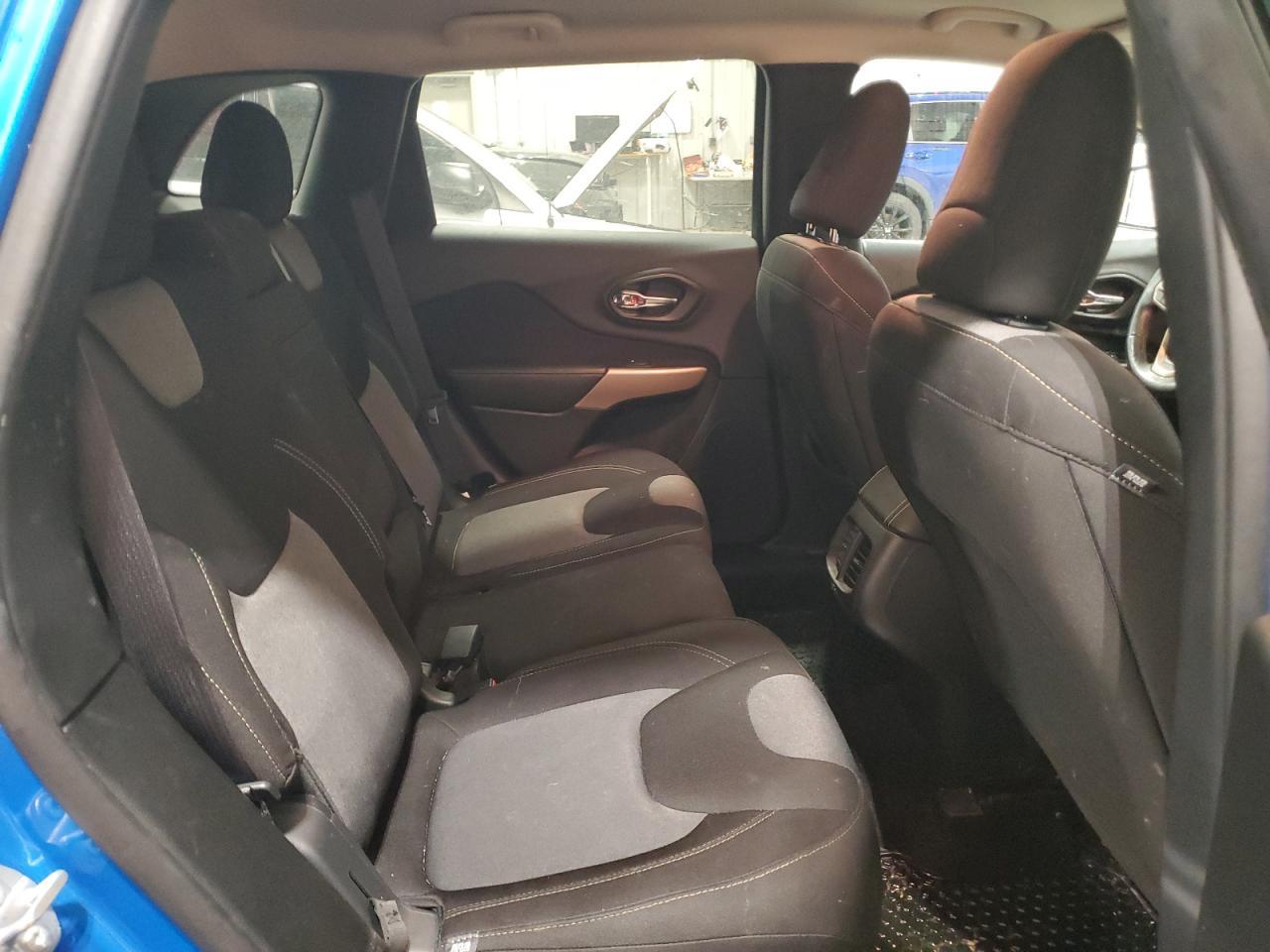 2017 Jeep Cherokee Sport