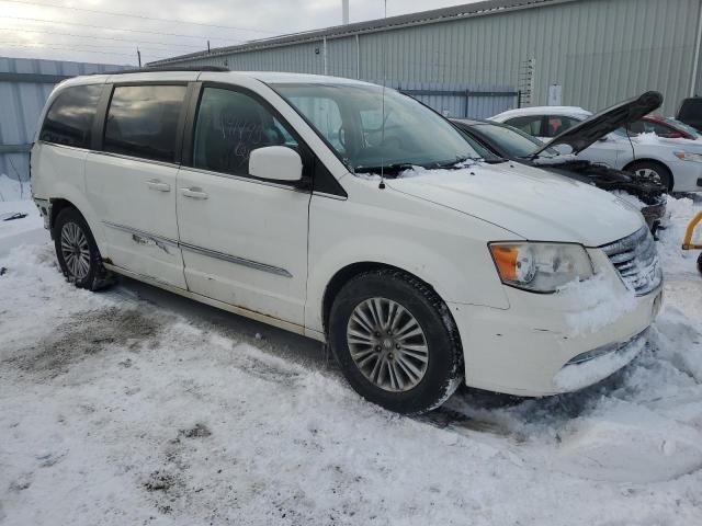 2013 Chrysler Town & Country Touring L