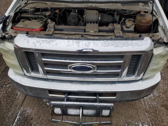 2009 Ford Econoline E450 Super Duty Cutaway Van