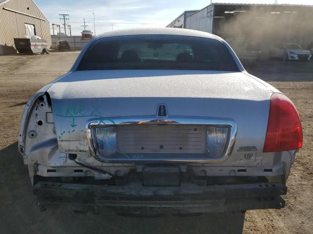 2010 Lincoln Town Car Signature Limited