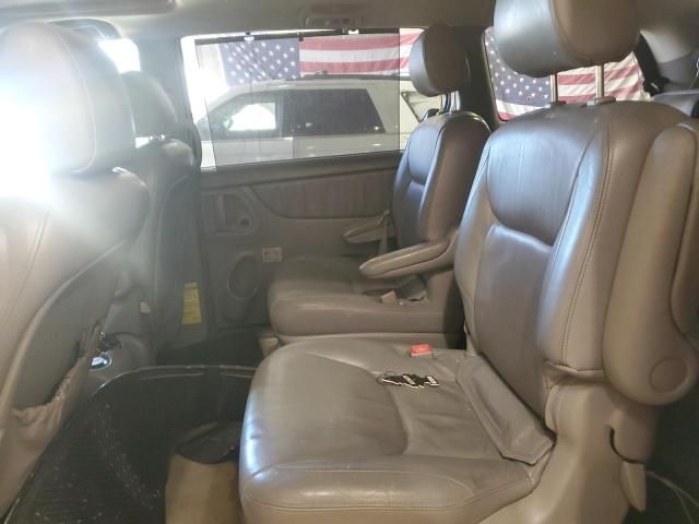 2004 Toyota Sienna XLE