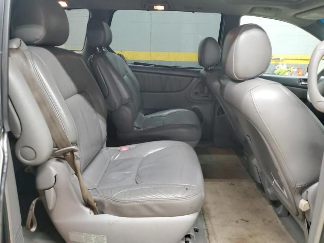 2004 Toyota Sienna XLE