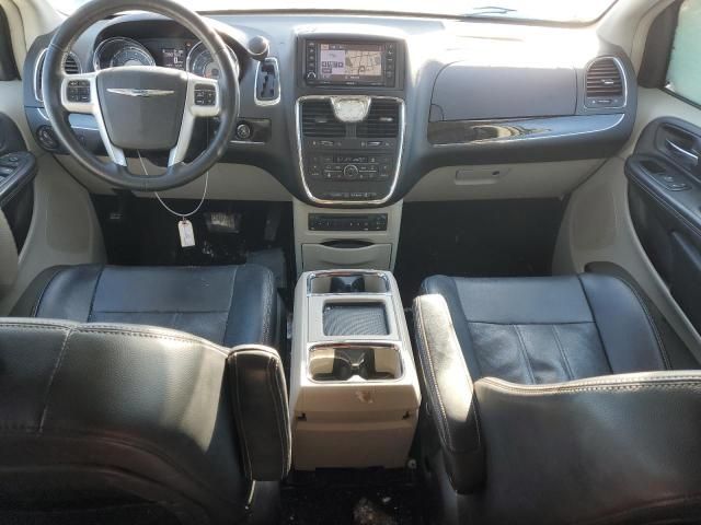 2013 Chrysler Town & Country Touring L