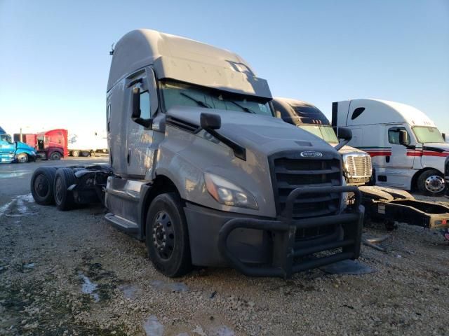 2021 Freightliner Cascadia 126