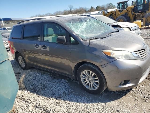 2011 Toyota Sienna XLE