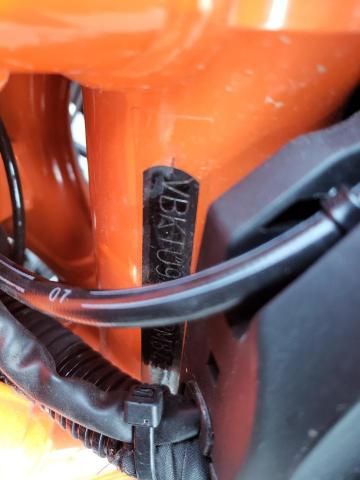 2023 KTM 890 Duke R