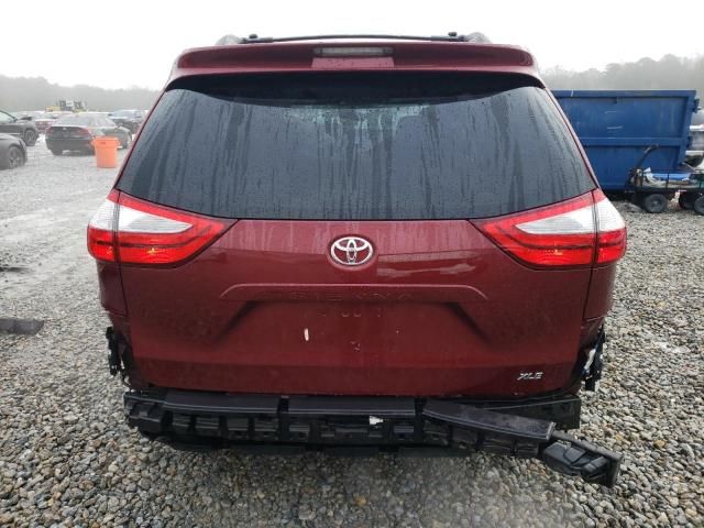 2015 Toyota Sienna XLE