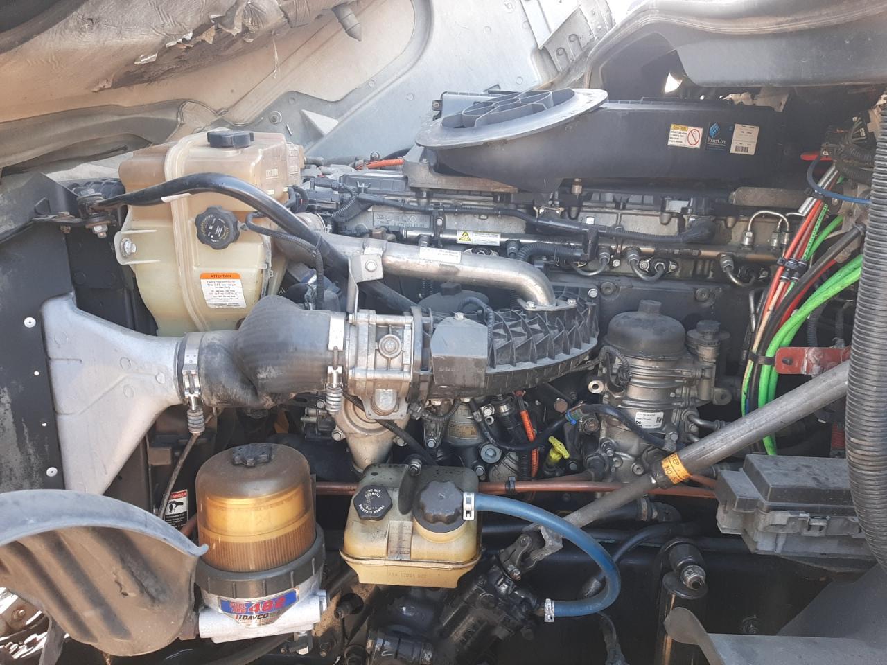 2016 Freightliner Cascadia 125 Semi Truck