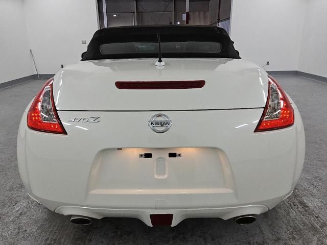 2015 Nissan 370Z Base