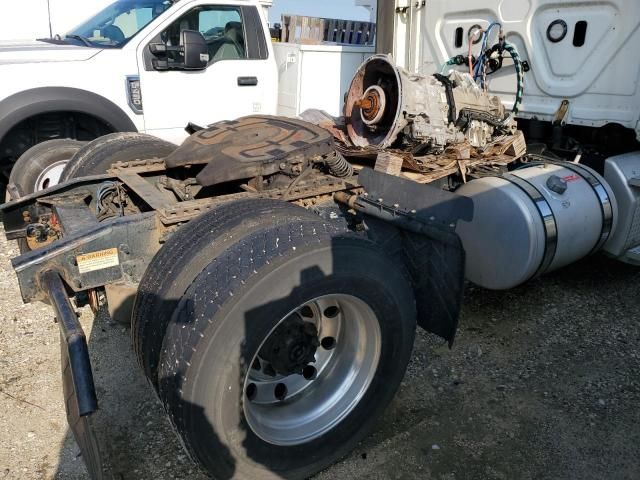2018 Freightliner Cascadia 113
