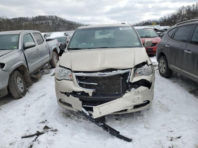 2016 Chrysler Town & Country Touring