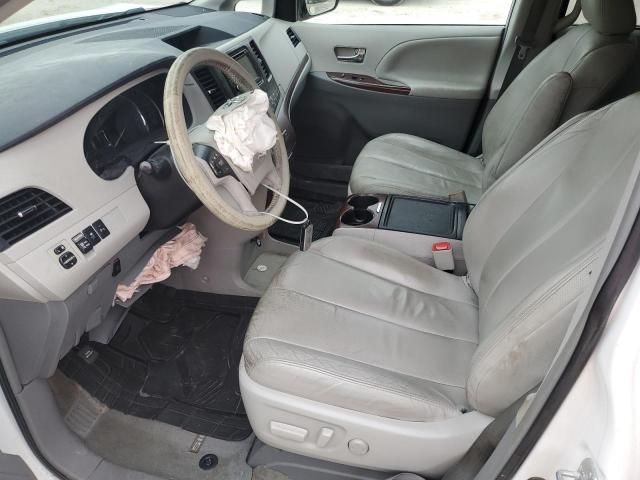 2014 Toyota Sienna XLE