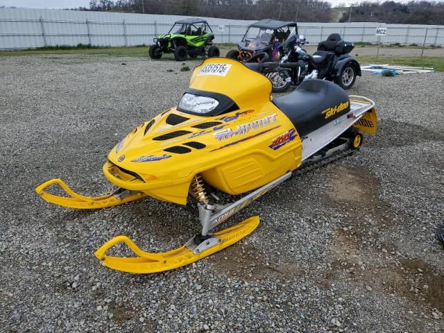 2001 Skidoo 2001 Skidoo Snowmobile