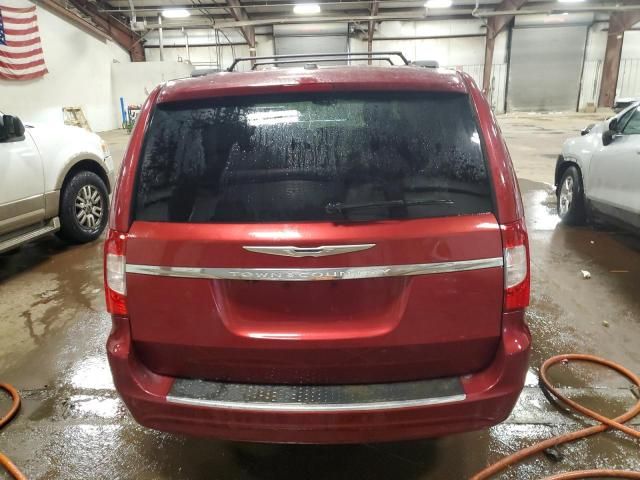 2014 Chrysler Town & Country Touring L