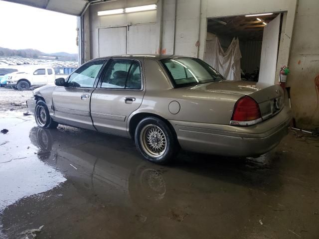 2001 Ford Crown Victoria LX