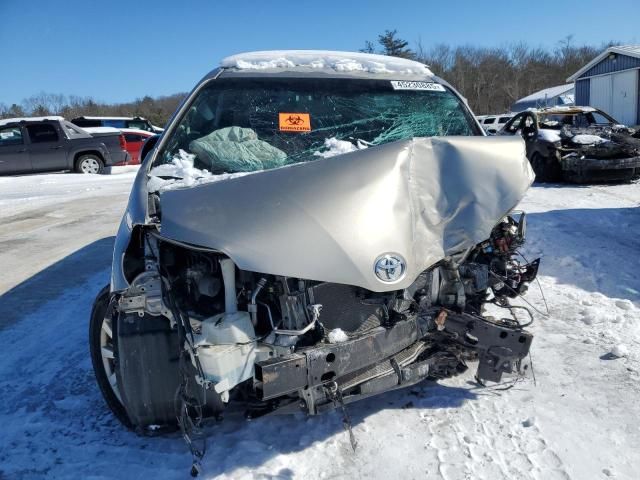 2017 Toyota Sienna XLE