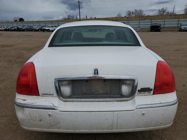 2004 Lincoln Town Car Executive