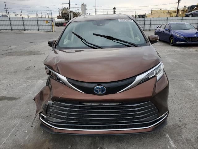 2022 Toyota Sienna Limited