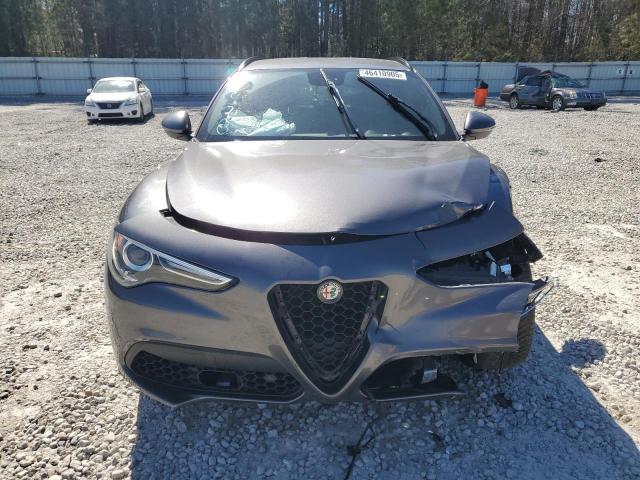 2018 Alfa Romeo Stelvio ti Sport