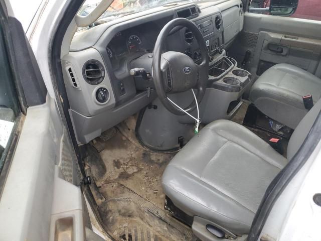 2019 Ford Econoline E450 Super Duty Cutaway Van