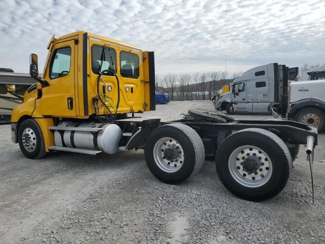 2021 Freightliner Cascadia 126 Semi Truck