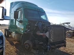 Vehiculos salvage en venta de Copart Tanner, AL: 2015 Freightliner Cascadia Semi Truck