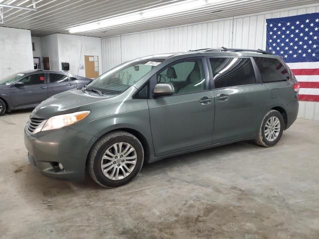 2013 Toyota Sienna XLE