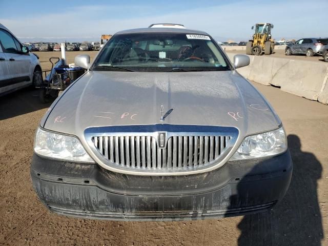 2010 Lincoln Town Car Signature Limited