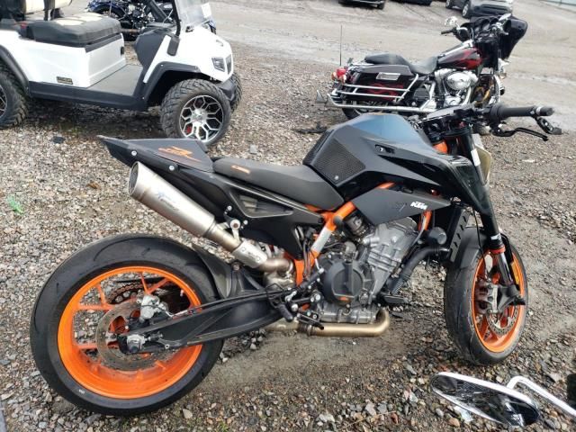 2023 KTM 890 Duke R