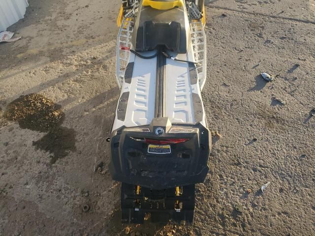 2023 Skidoo 2023 Skidoo Snowmobile
