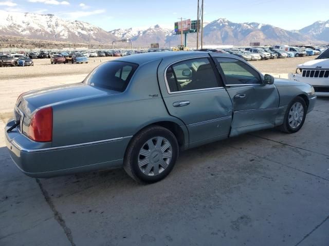 2005 Lincoln Town Car Signature Limited