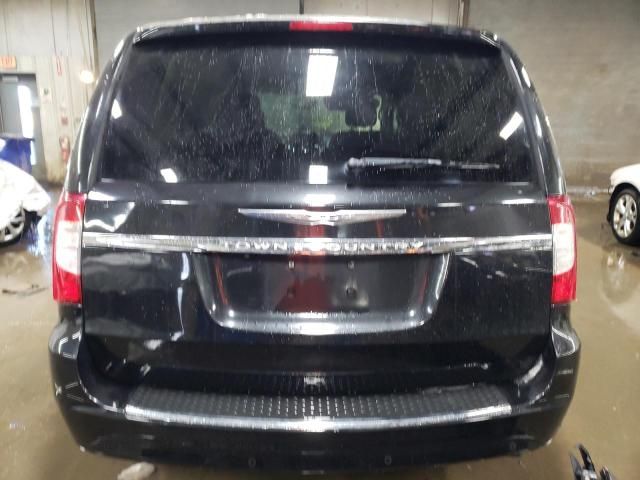 2014 Chrysler Town & Country Touring L