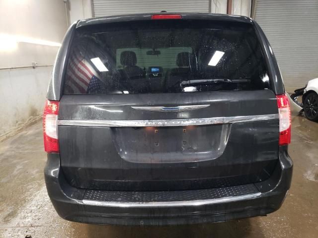 2011 Chrysler Town & Country Touring L