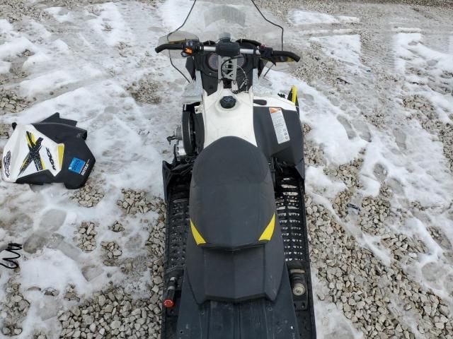 2016 Skidoo 2016 Skidoo Snowmobile